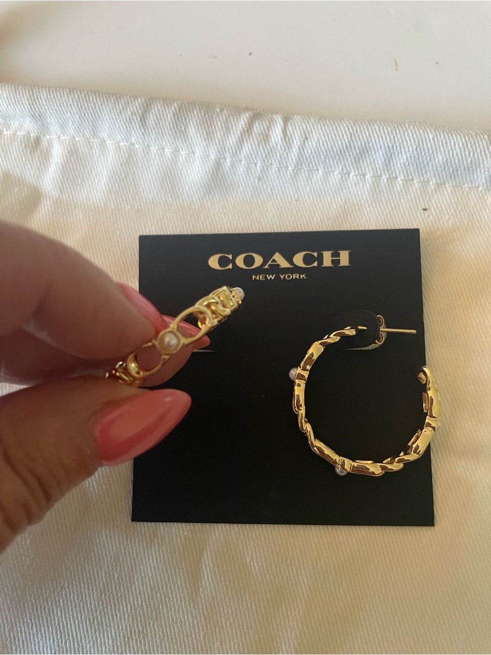 COACH Gold Chain-Link Hoop Earrings with Polished Finish - Picture 4 of 5